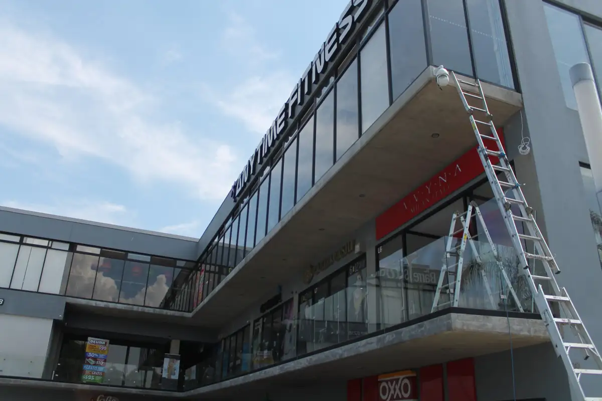 Instalación de cámaras en plaza