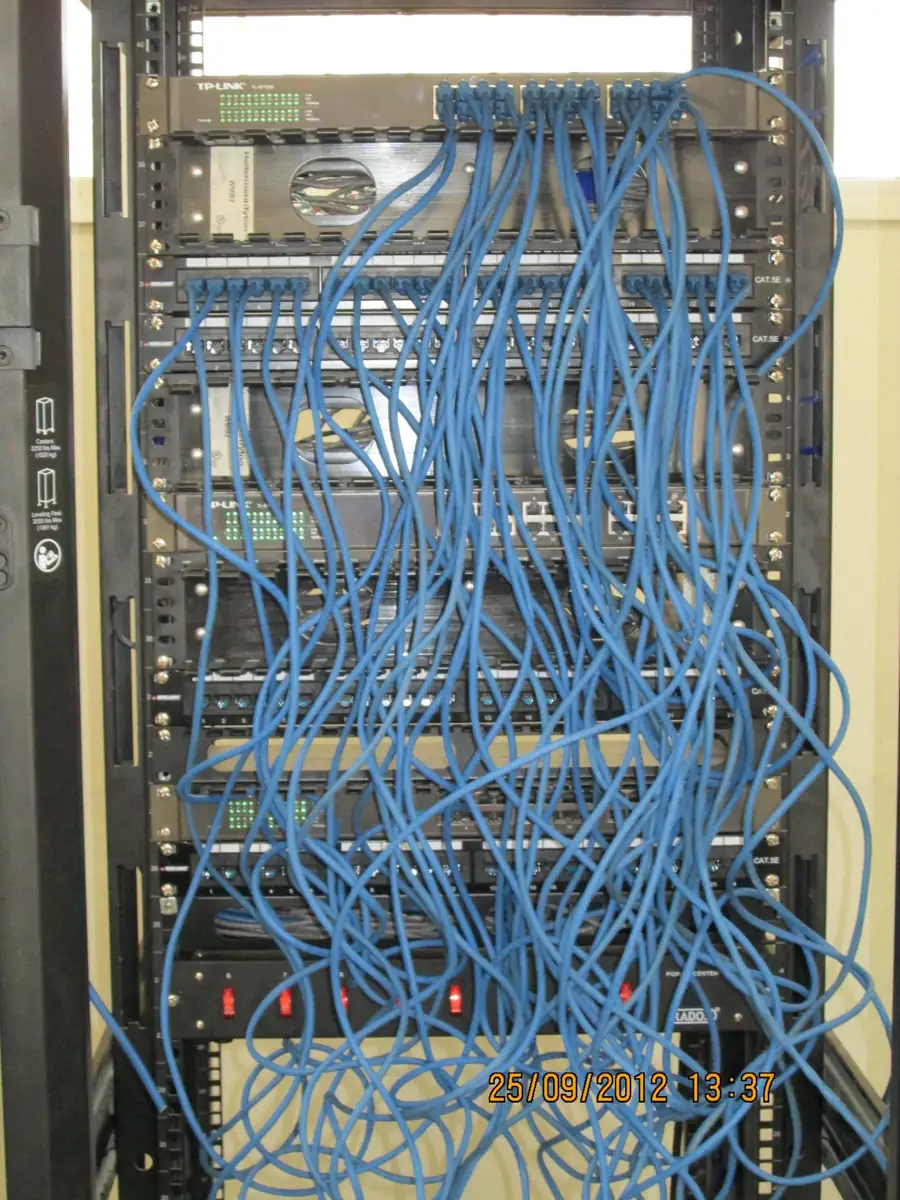 Equipar red e internet en escuela